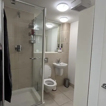 Apartment Stylish Leeds Centre With 2 Balconies *