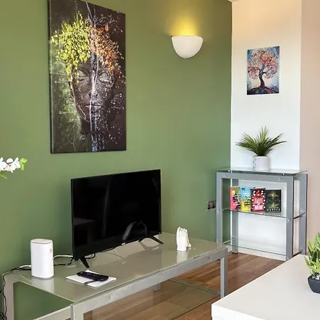 Stylish Centre With 2 Balconies * Leeds (West Yorkshire)