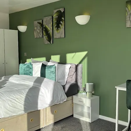 Stylish Centre With 2 Balconies Apartment Leeds (West Yorkshire)